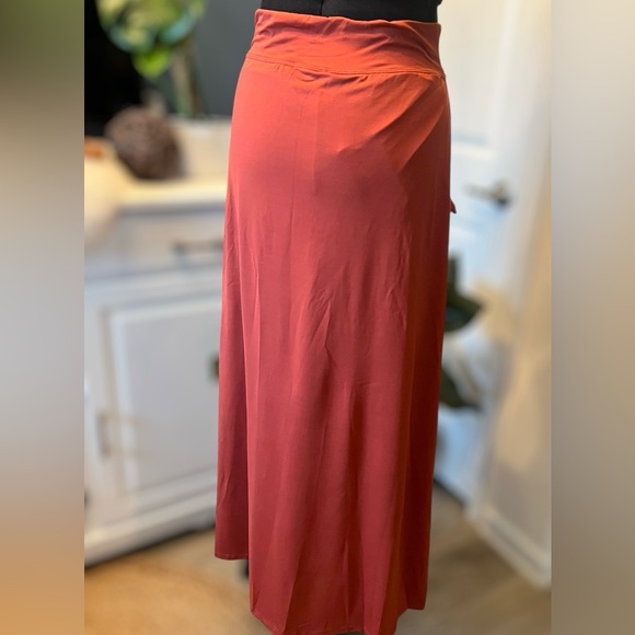 Halara High Waisted Decorative Buckle Maxi Skirt - NWT Size Small - Picture 3 of 7